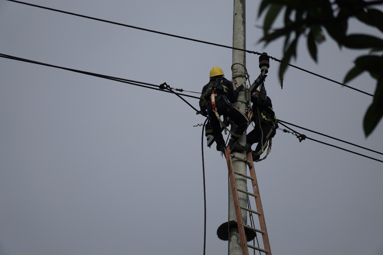 FTTH नेटवर्क स्थापना: उच्च-गति फाइबर अप्टिकर कनेक्टिभ